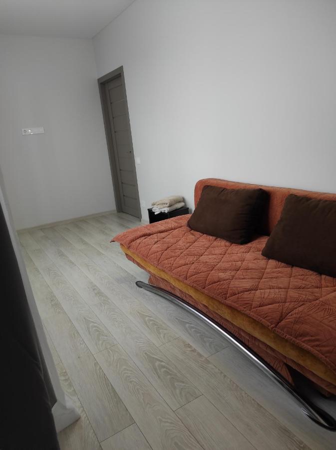 2 Комнатная С Новым Ремонтом, Кондиционером, В Самом Центре Rivne Eksteriør bilde